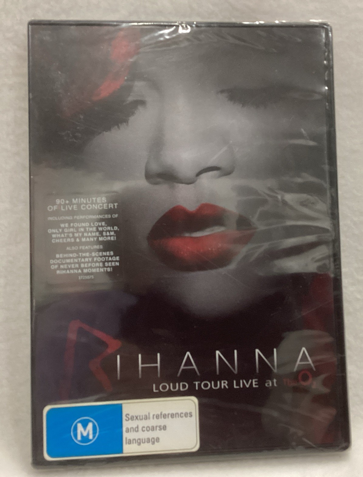 Rihanna Loud Tour Live at the 0Z 90+ Minutes Of Live Concert (DVD). Sealed New