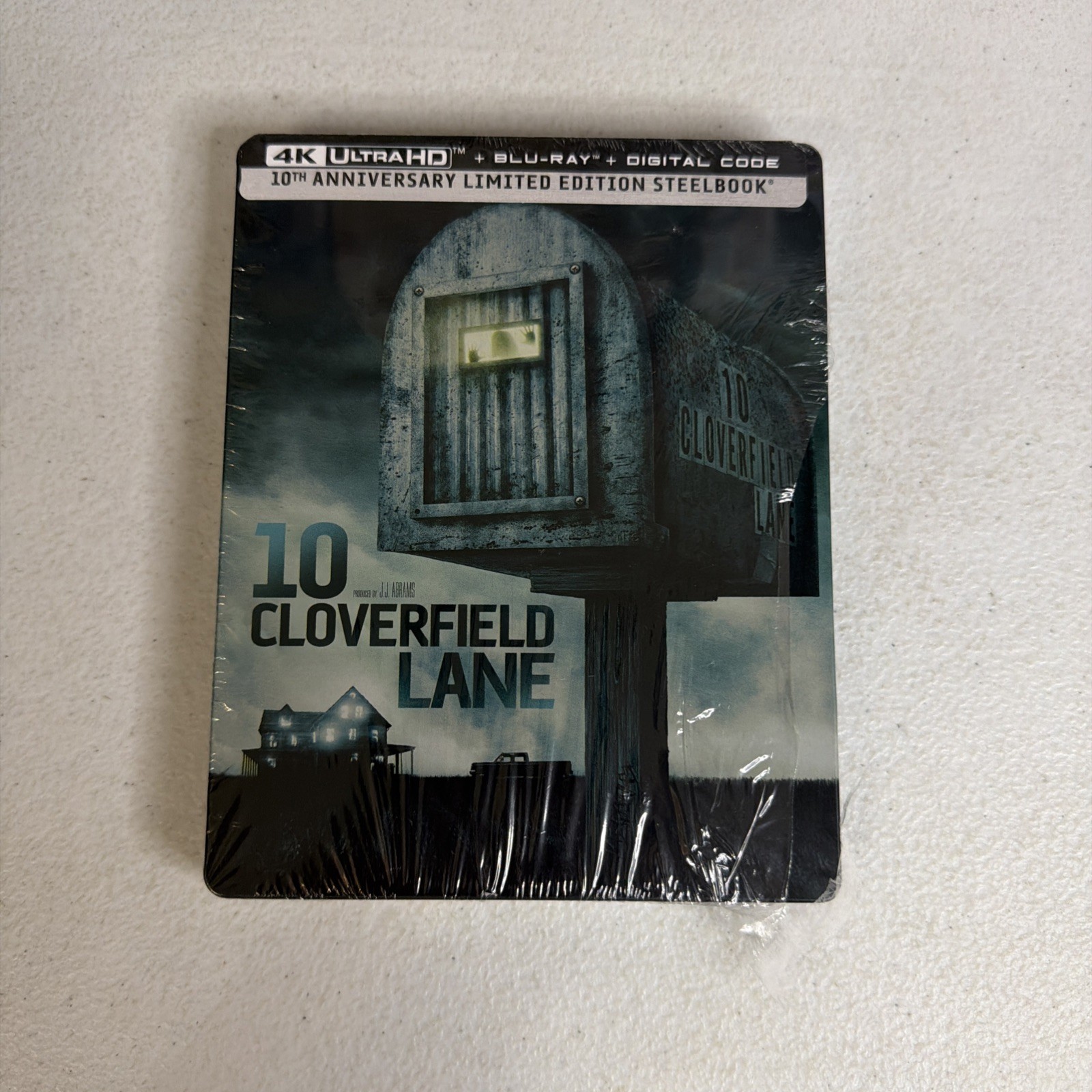 10 Cloverfield Lane (Steelbook) [4K UHD Blu-ray] NO DIGITAL CODE
