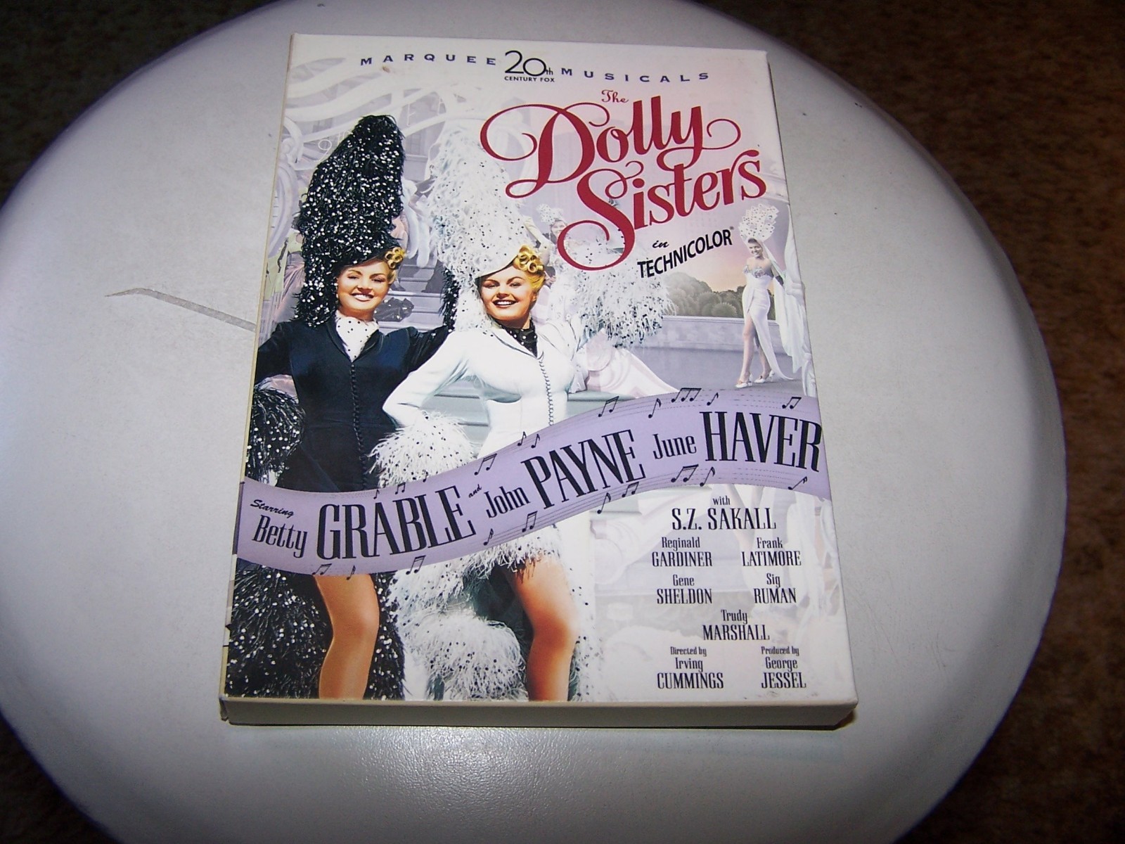 The Dolly Sisters- (DVD)- w/slipcase & lobby cards – Betty Grable, June Haver
