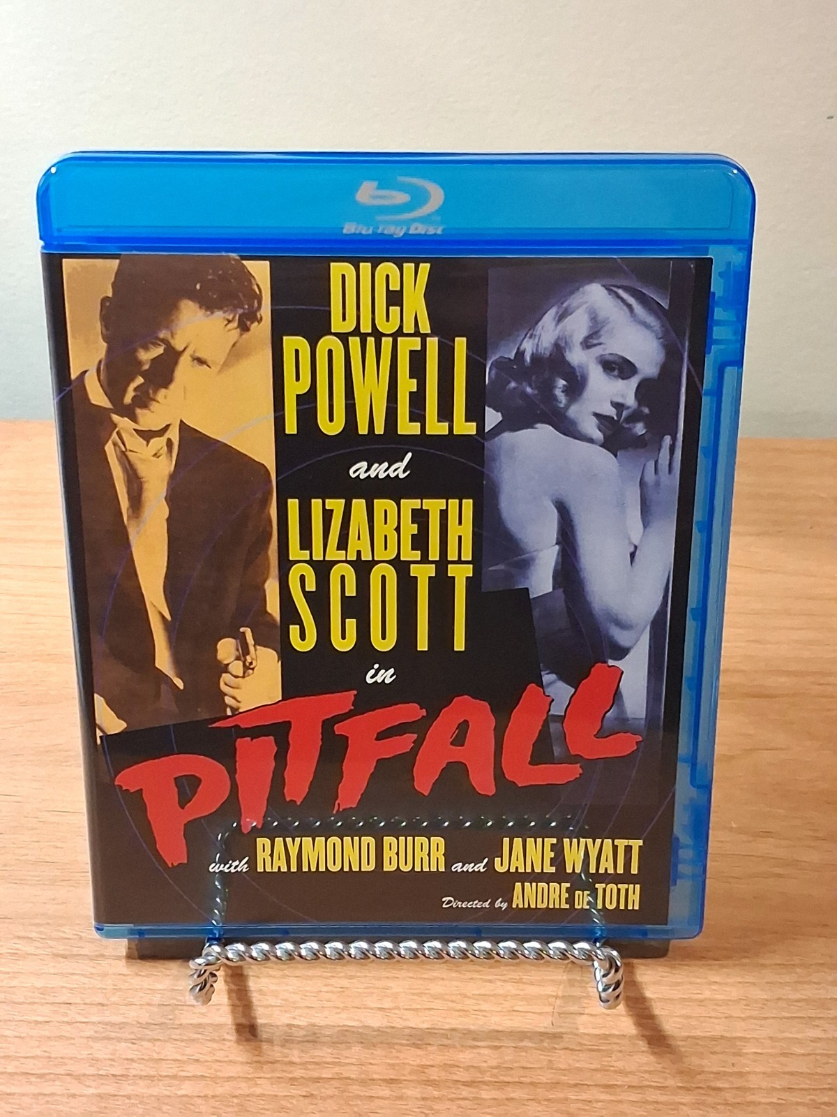 Pitfall (1948) Kino Lorber Blu-ray / Dick Powell – Raymond Burr