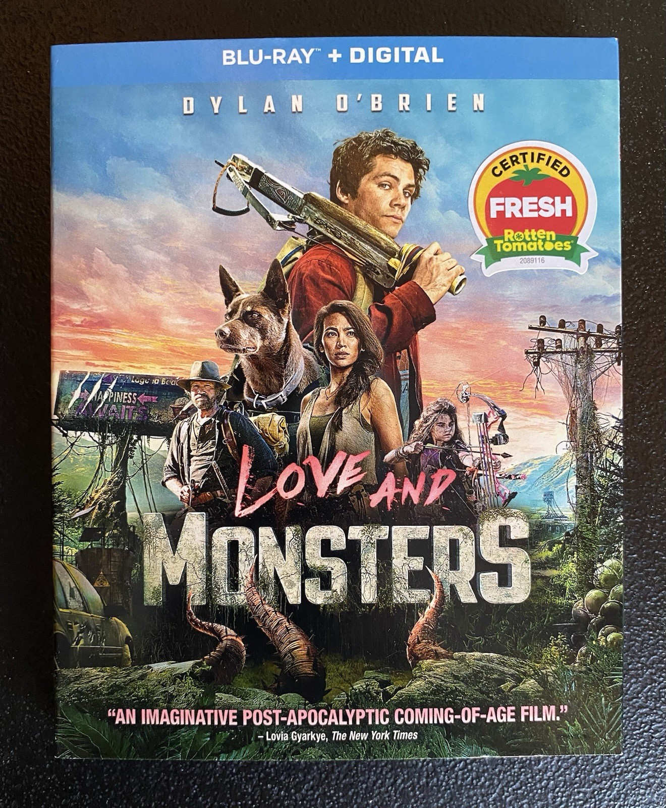 LOVE AND MONSTERS Blu-Ray 2020 Like New!