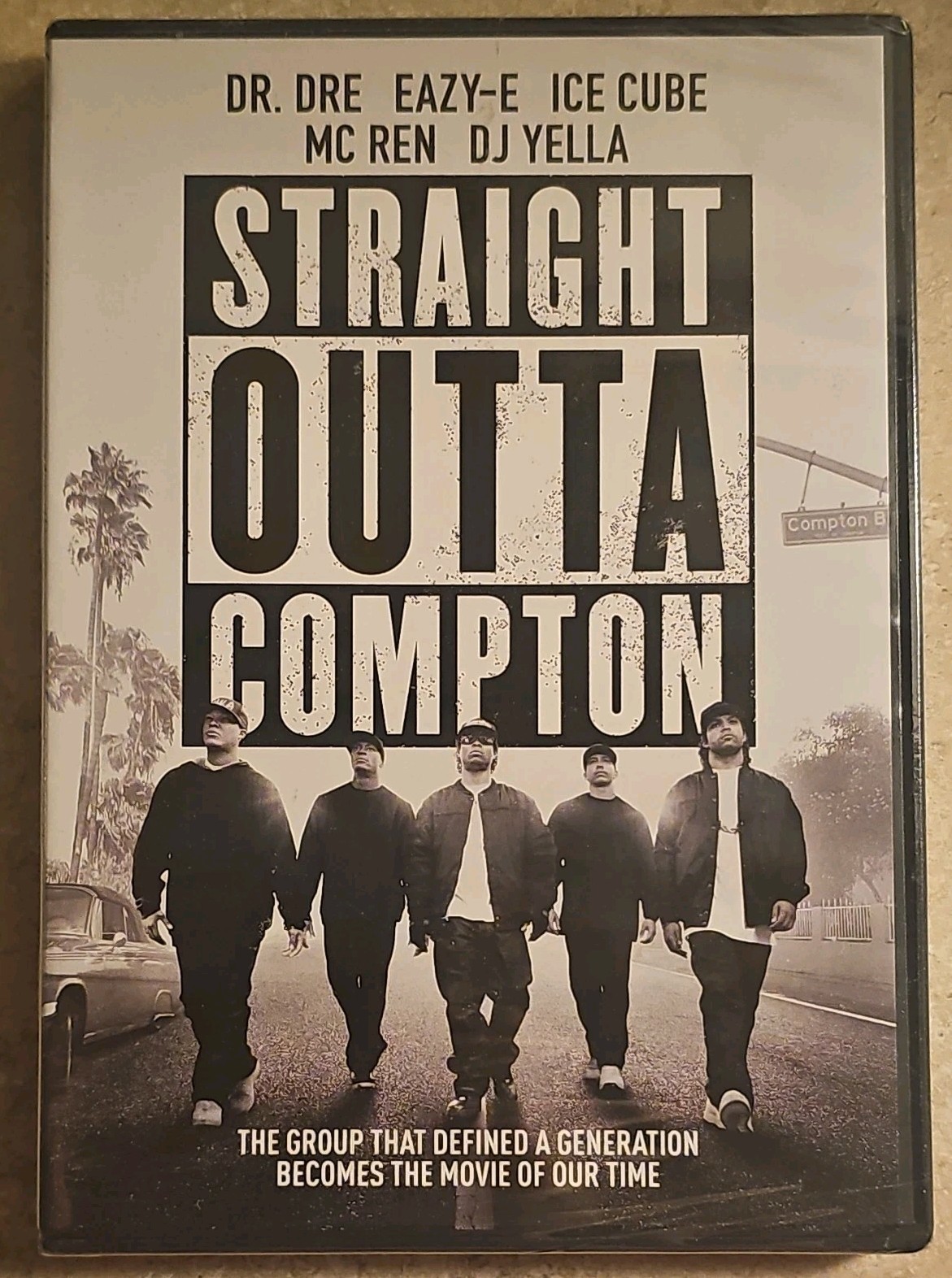 Universal Straight Outta Compton (2015) DVD R Rated Widescreen Bonus