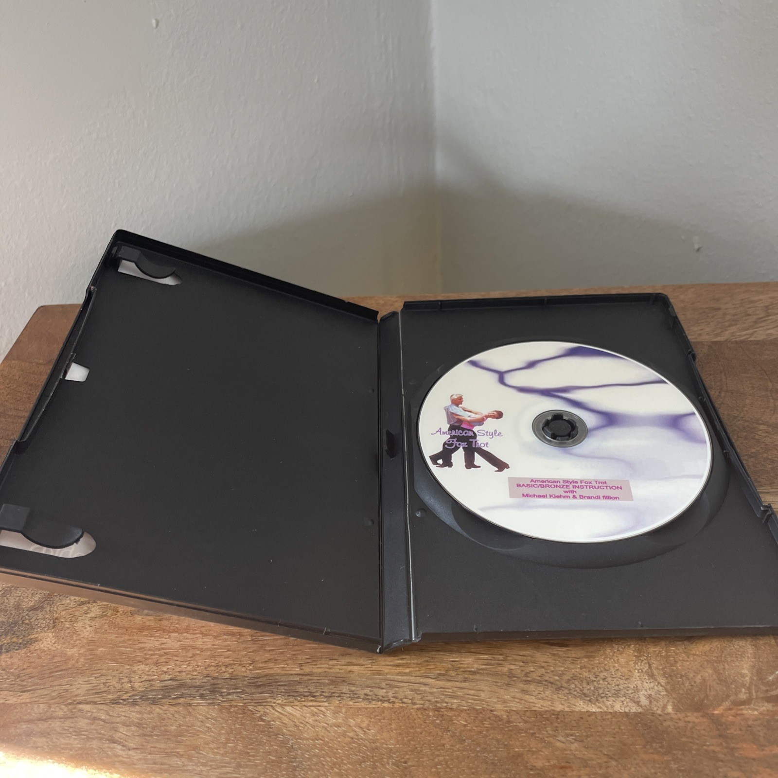 DVD Foxtrot Basic – Starlight Video Dance Studio – Michael & Brandi Tobias #133