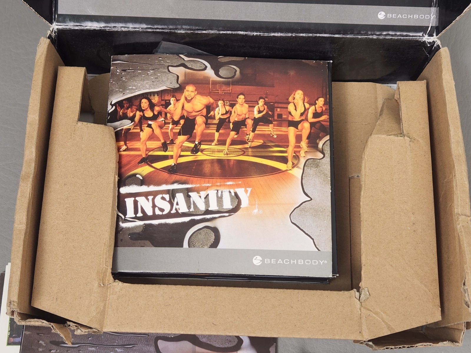 Insanity Workout Program Beach Body 10 DVD Set 60 Day Program Deluxe Kit +3 Disc