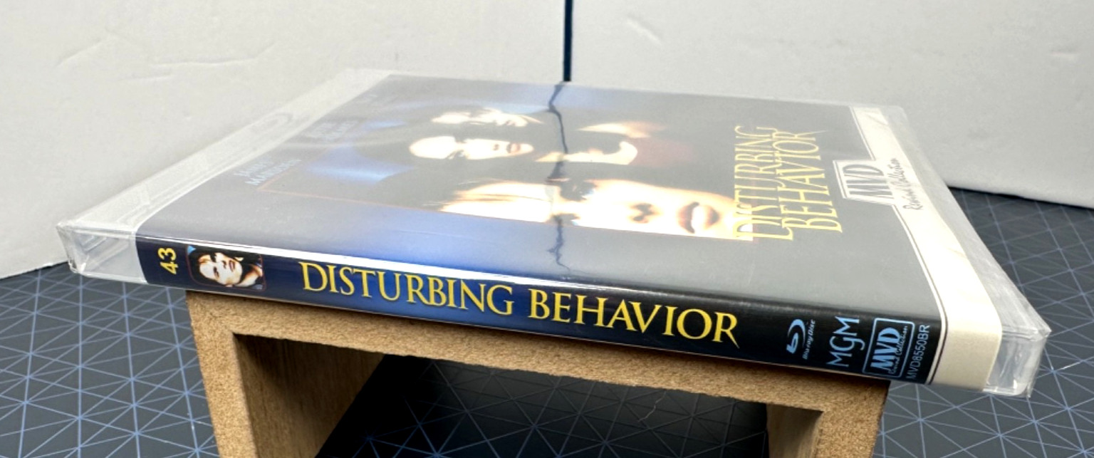 Disturbing Behavior (Blu-ray, 1998, MVD Visual / MGM) Teen Thriller, NEW!