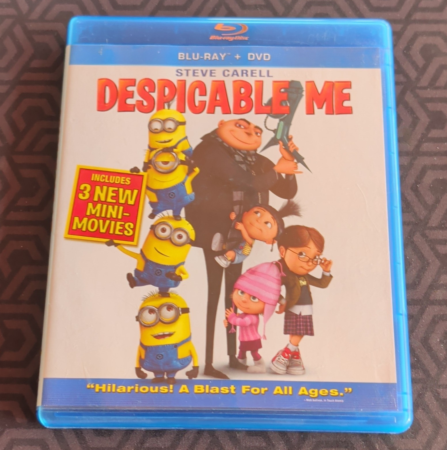 Universal Despicable Me Blu-ray+DVD Combo Pack PG Steve Carell 95 Min