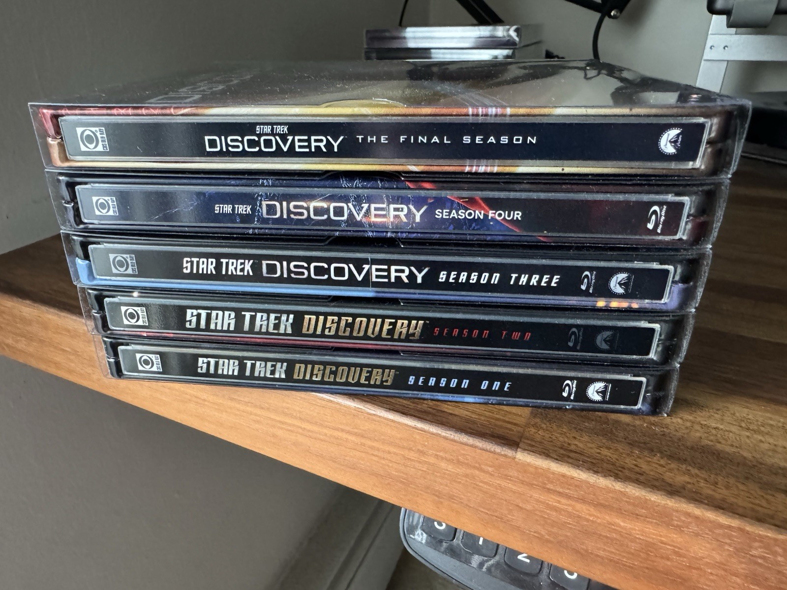 Star Trek: Discovery Seasons 1, 2, 3, 4, 5 Steelbook Collection Blu-ray